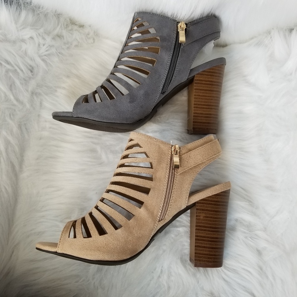 SALE ! NWT Shoes Grey OR Tan Stack Heel Sandals